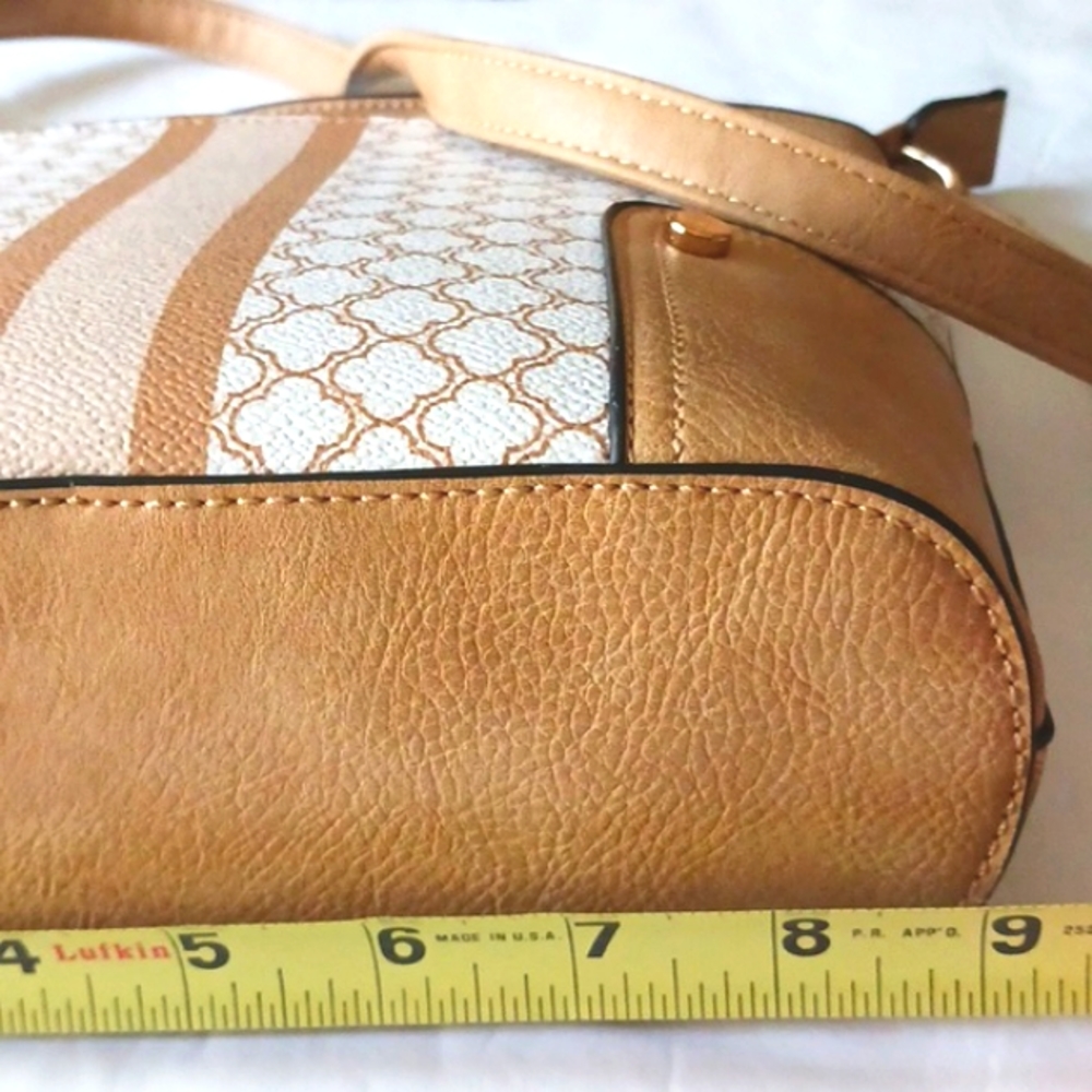 CUTE Crossbody Brown/Tan Gold Hardware Purse - Picture 13 of 16